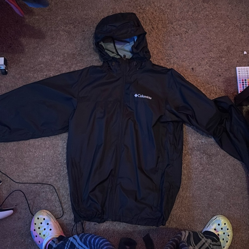 Black Columbia windbreaker